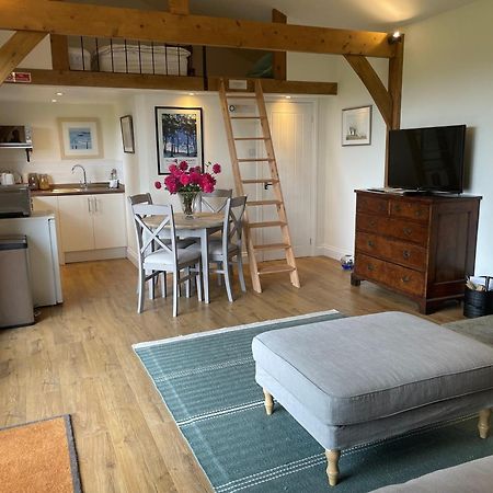 Stunning Cabin With Incredible Views Near Goodwood Rogate Extérieur photo