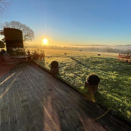 Stunning Cabin With Incredible Views Near Goodwood Rogate Extérieur photo